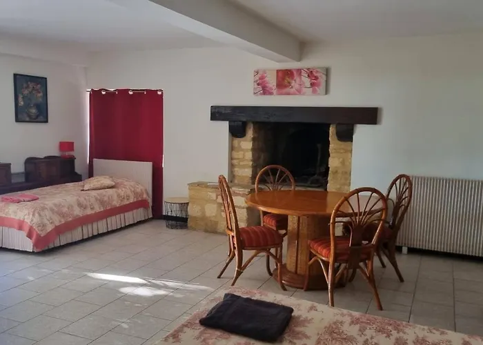 Romantique לינה וארוחת בוקר